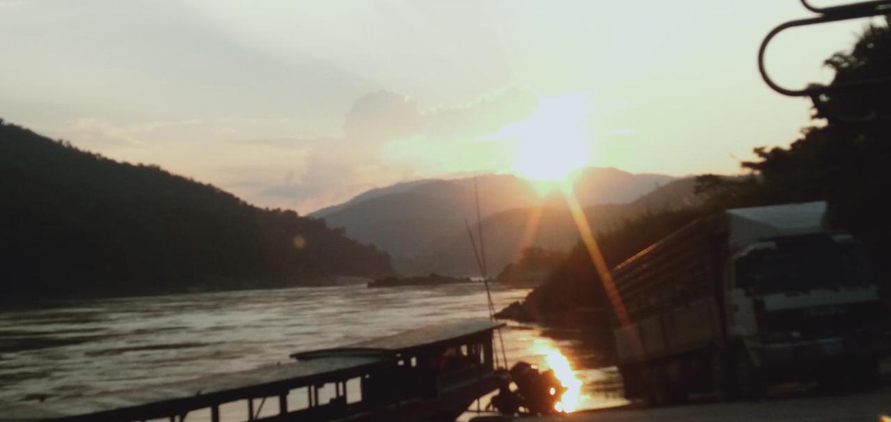 Villa Mekong Guesthouse Pakbeng Luaran gambar